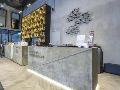 Yan (SG Clean, Staycation Approved) - 1
