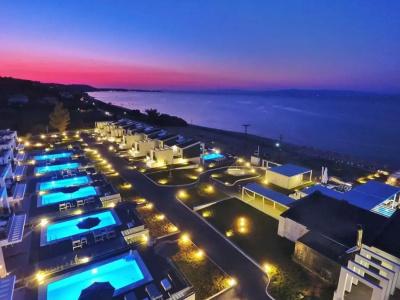 Crystal villas & suites - 11