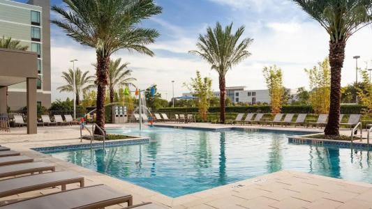 SpringHill Suites by Marriott Orlando at Millenia - 13