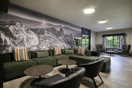 DoubleTree by Hilton - 25