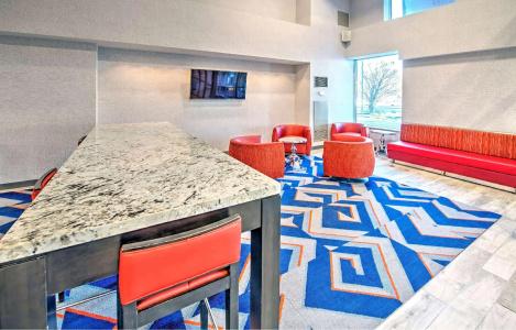Hampton by Hilton - 11