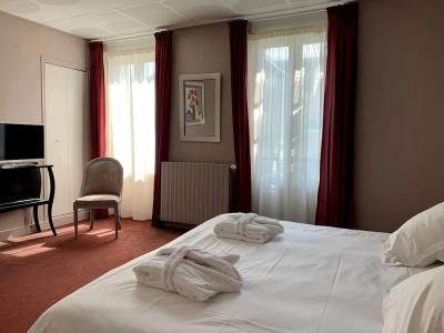 Grand Hôtel de Courtoisville - Piscine & Spa, The Originals Relais (Relais du Silence) - 71