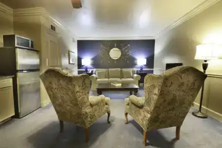 The Remington Suite and Spa - 54