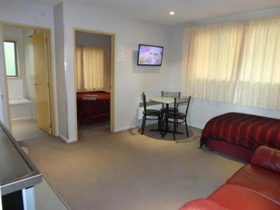 Bealey Avenue - 15