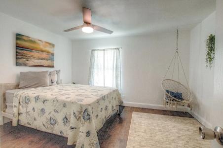 Daytona Shores Inn and Suites - 23