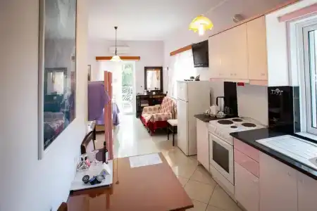 Irida Beach Suites - 12