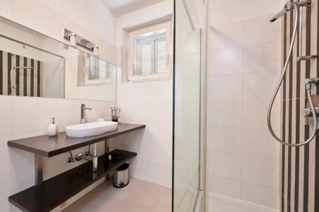 Gea Trogir - 125