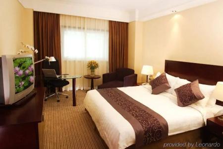 Park Inn by Radisson Shanghai Downtown - 6