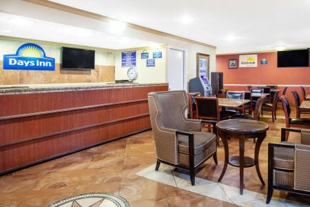 Days Inn by Wyndham Orlando Downtown - 12