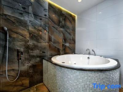 One Luxury Suites - 91