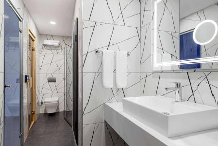 Ramada Plaza By Wyndham - 8