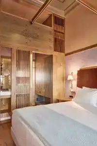 Domus Renier Boutique - Historics Worldwide - 30