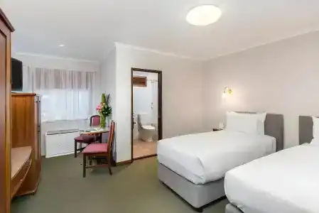 Adelaide Inn - 2