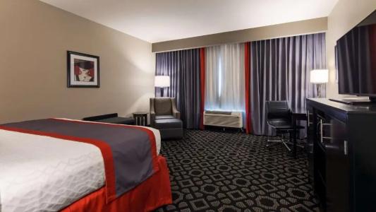 Best Western Plus Inn & Suites - 17