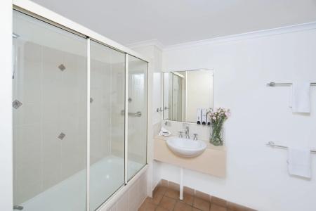 Park Regis Anchorage - 9