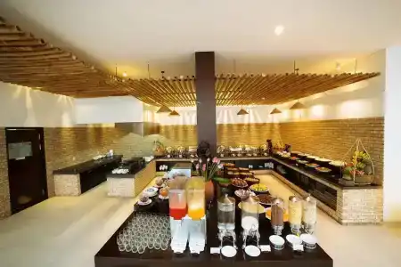 Hoi An Beach Resort - 17