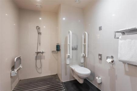 DoubleTree by Hilton Bratislava - 34