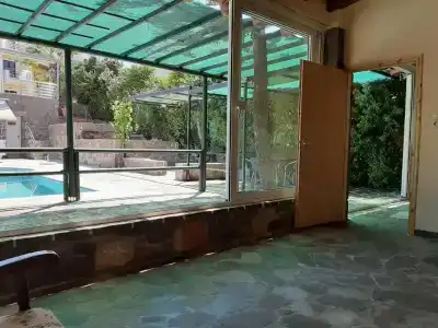 Ela Mesa - 110