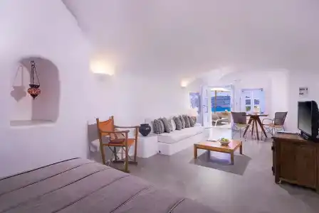 Pezoules of Oia - 57