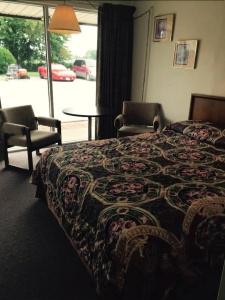 Town'n Country Motor Inn - 1