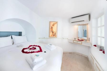 Hyperion Oia Suites - 24