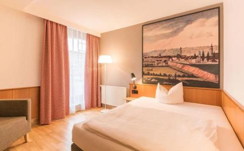 Bayerischer Hof - 73