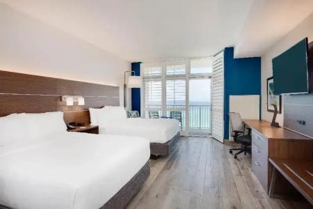 Holiday Inn Express & Suites Beach Beachfront by IHG - 87