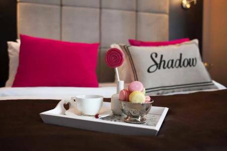Shadow Boutique & Spa - 12