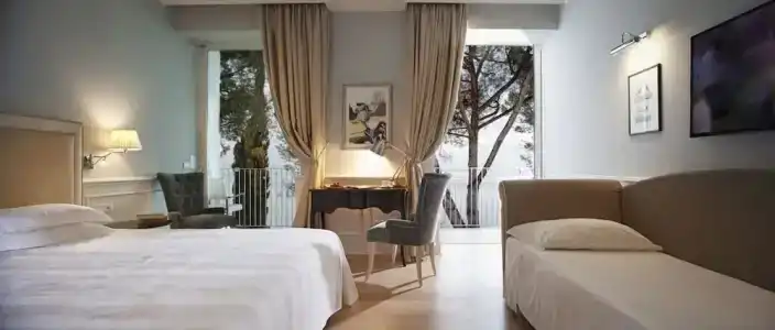 Riviera & Maximilian's - 19
