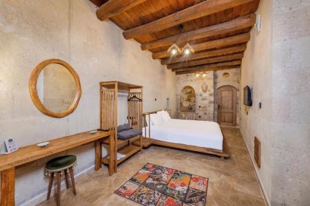 Calypso Cave Suites - 42