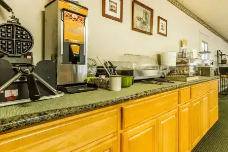 Quality Inn & Suites - 18