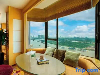 Renaissance Riverside Saigon - 91
