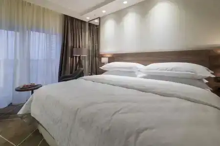 Sheraton - 76