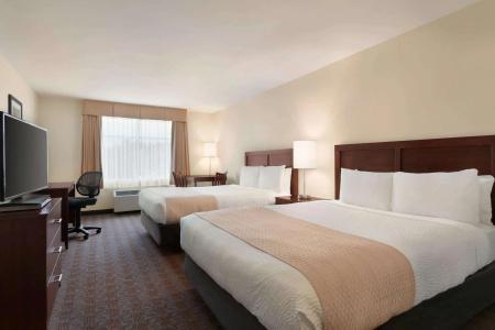 Days Inn by Wyndham Airport - 5