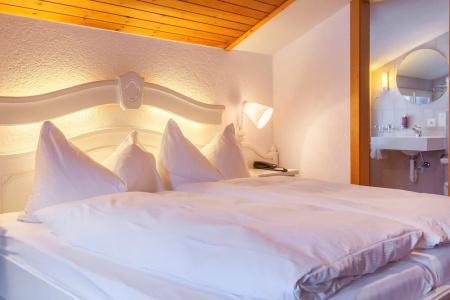 The Larix Ski-In Ski-Out - 109