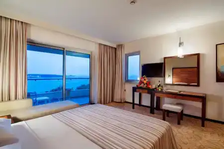 Utopia Beach Club - 2