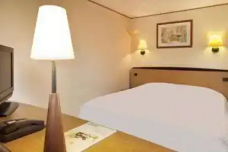 Campanile Honfleur - 45
