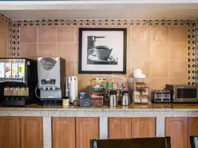 Americas Best Value Inn Denver - 20