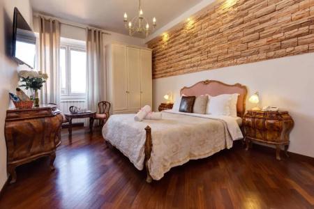 Little Rhome Suites - 41