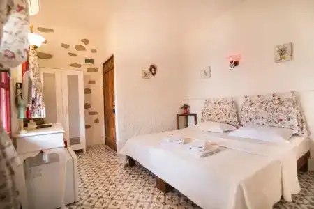 Afet Hanim Konagi - 27