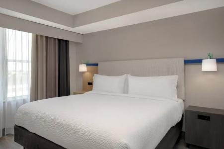 Country Inn & Suites by Radisson,, IN - 86