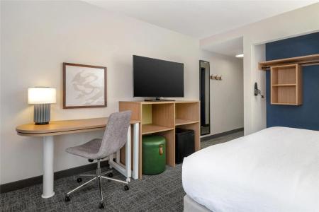 Fairfield Inn & Suites by Marriott - 24