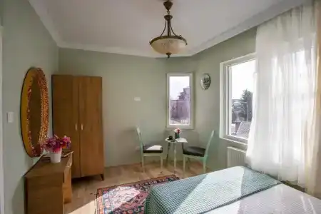 Sofia Corner - 58