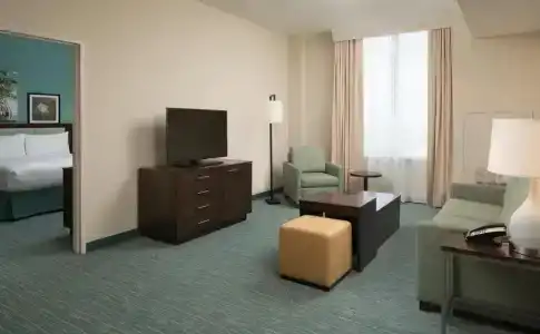 DoubleTree by Hilton Miami Doral - 33