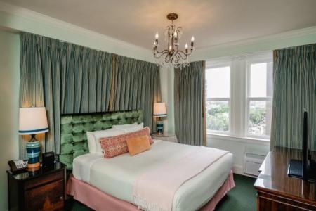 Pontchartrain St. Charles Avenue - 2