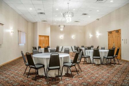 Comfort Inn The Pointe - 16