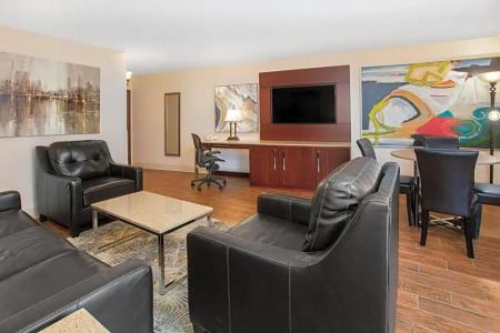 Wyndham Riverfront - 84