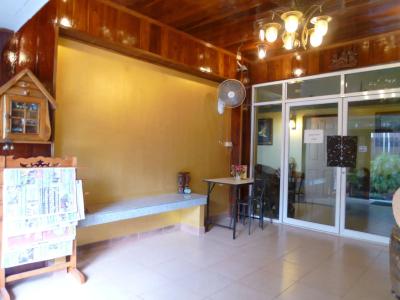 Vanlisut Ngamwongwan - 24