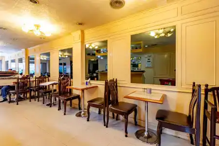 Woodlands Inn - 10