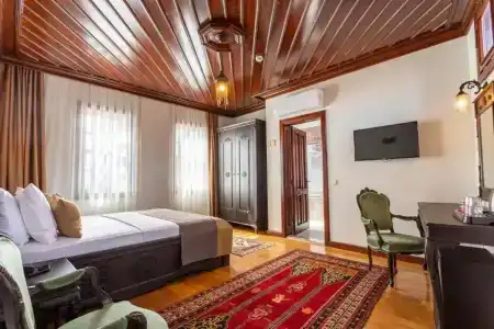 WOO Town Suites - 60